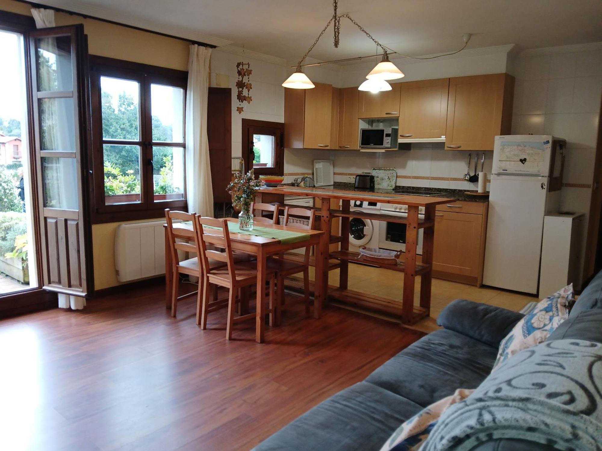 Acogedor Bajo Con Terraza Y Vistas Apartment Nueva De Llanes Bagian luar foto